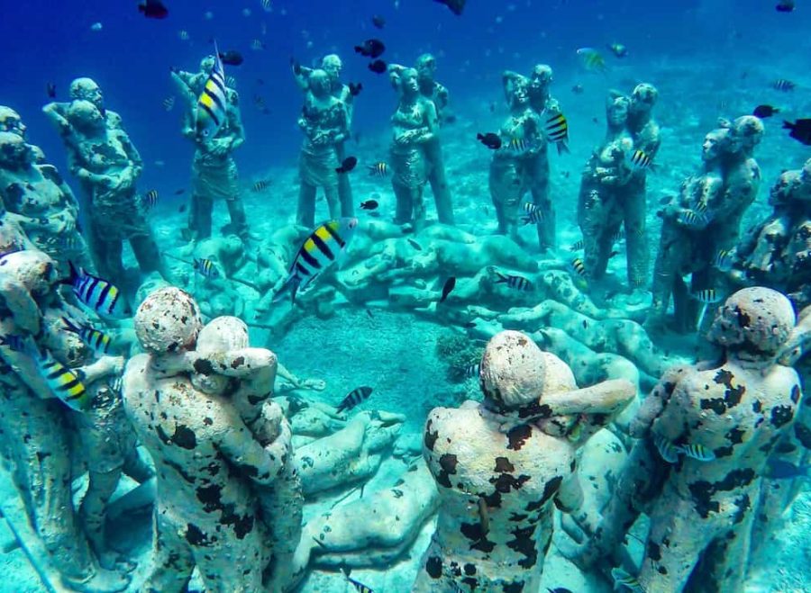 Gili-Meno-statues